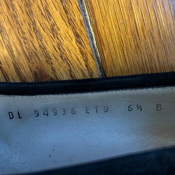 Salvatore Ferragamo Vintage Boucle Flats, size 6.5 - Picture 10 of 10